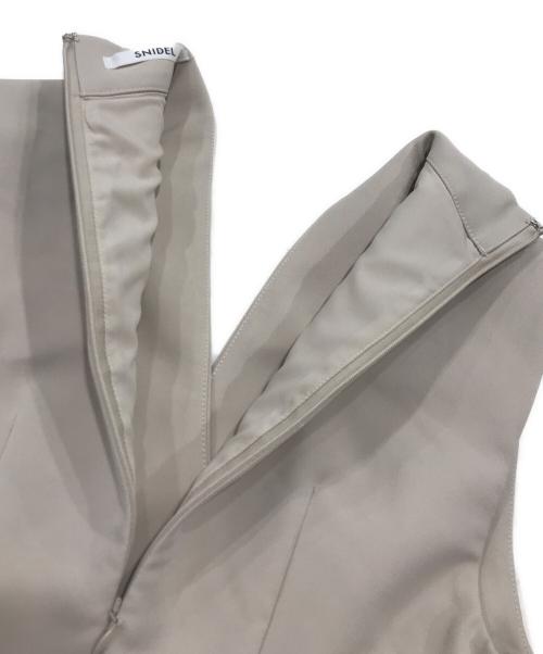 Snidel（スナイデル）Snidel (スナイデル) 金ボタンジレワンピ ベージュの古着・服飾アイテム