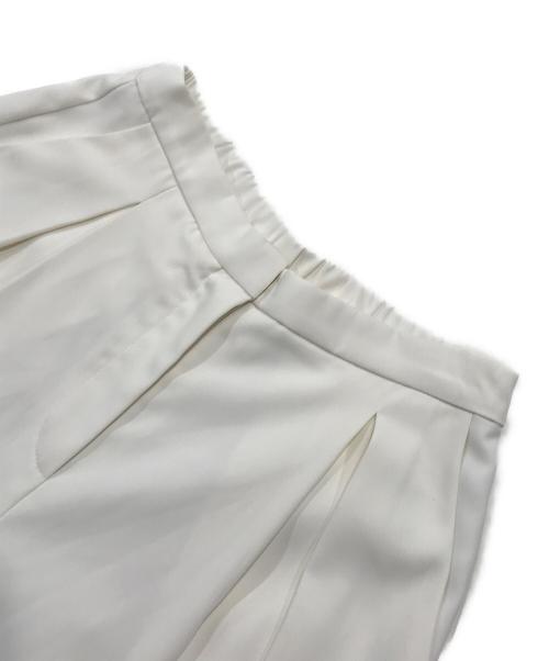 marjour（マージュール）marjour (マージュール) BELT SET TUCK PANTS ホワイト サイズ:Mの古着・服飾アイテム