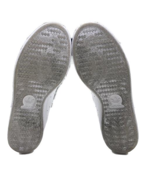 adidas（アディダス）adidas (アディダス) シューズ ホワイト サイズ:US10/UK9 1/2/FR44の古着・服飾アイテム