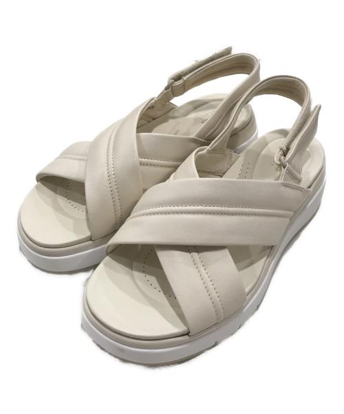 CLARKS（クラークス）CLARKS (クラークス) タスカンクロス ホワイト サイズ:UK5　1/2/US8の古着・服飾アイテム