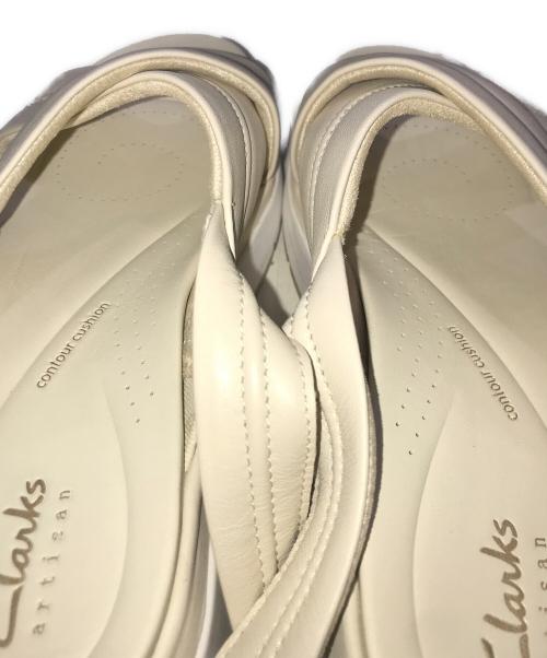 CLARKS（クラークス）CLARKS (クラークス) タスカンクロス ホワイト サイズ:UK5　1/2/US8の古着・服飾アイテム