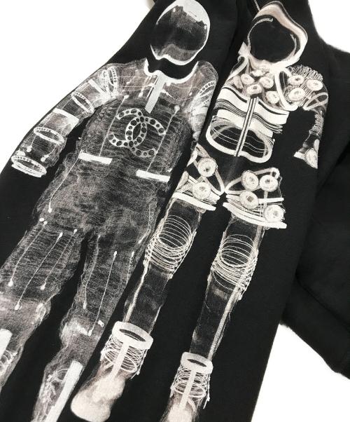 CHANEL（シャネル）CHANEL (シャネル) 宇宙飛行士プリントジップパーカー ブラック サイズ:42の古着・服飾アイテム