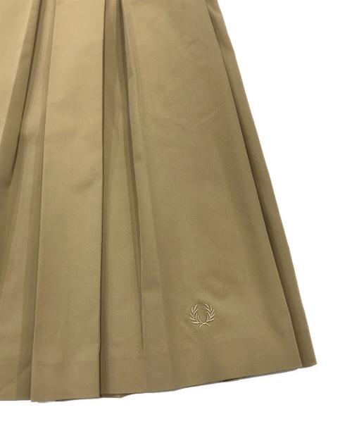FRED PERRY（フレッドペリー）FRED PERRY (フレッドペリー) プリーツスカート/ウエストラインスカート カーキ サイズ:W58～64の古着・服飾アイテム