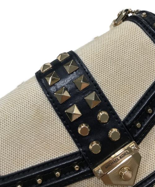 MICHAEL KORS（マイケルコース）MICHAEL KORS (マイケルコース) SoHo スモール スタッズド レザー＆キャンバス ショルダーバッグ ブラック×ベージュの古着・服飾アイテム
