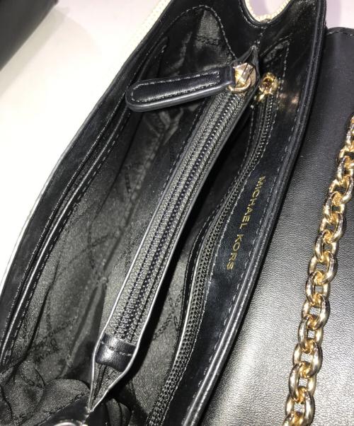 MICHAEL KORS（マイケルコース）MICHAEL KORS (マイケルコース) SoHo スモール スタッズド レザー＆キャンバス ショルダーバッグ ブラック×ベージュの古着・服飾アイテム
