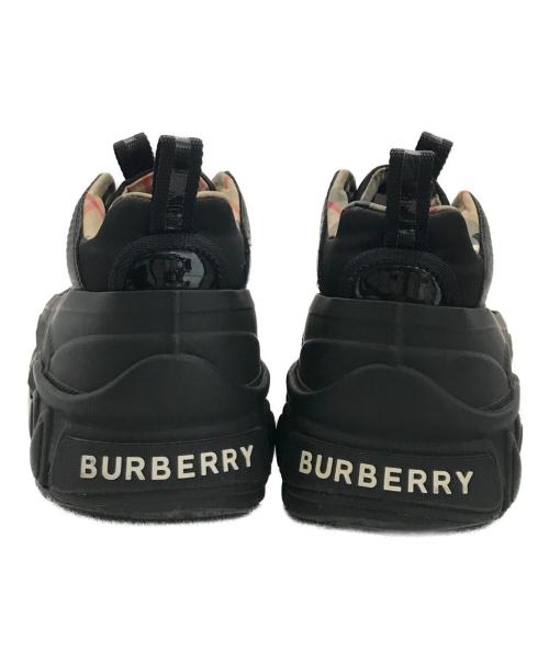BURBERRY（バーバリー）BURBERRY (バーバリー) ナイロン＆パテントレザーアーサー スニーカー ブラック サイズ:41の古着・服飾アイテム