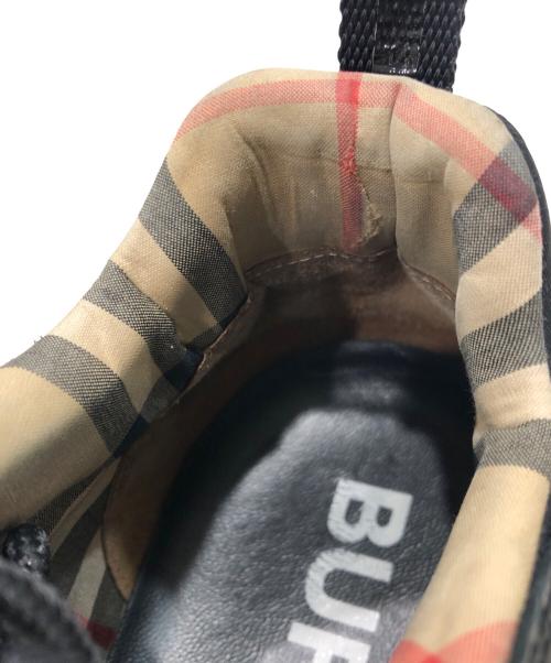 BURBERRY（バーバリー）BURBERRY (バーバリー) ナイロン＆パテントレザーアーサー スニーカー ブラック サイズ:41の古着・服飾アイテム