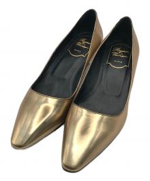 Roger Vivier（ロジェ ヴィヴィエ）の古着「エナメルパンプス」｜ゴールド