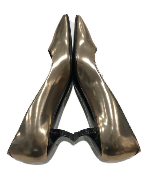 Roger Vivier（ロジェ ヴィヴィエ）Roger Vivier (ロジェ ヴィヴィエ) エナメルパンプス ゴールド サイズ:34　1/2の古着・服飾アイテム