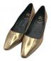 Roger Vivier（ロジェ ヴィヴィエ）の古着「エナメルパンプス」｜ゴールド