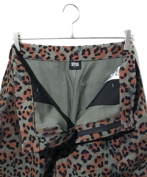 Sneakersnstuff（スニーカーズンスタッフ）Sneakersnstuff (スニーカーズンスタッフ) レオパードワイドパンツ グリーン サイズ:SMALLの古着・服飾アイテム