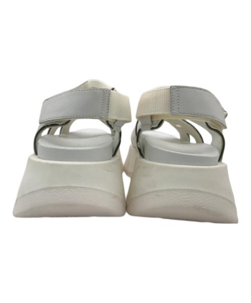 MM6 Maison Margiela（エムエムシックスメゾンマルジェラ）MM6 Maison Margiela (エムエムシックスメゾンマルジェラ) プラットフォームサンダル ホワイト サイズ:37の古着・服飾アイテム