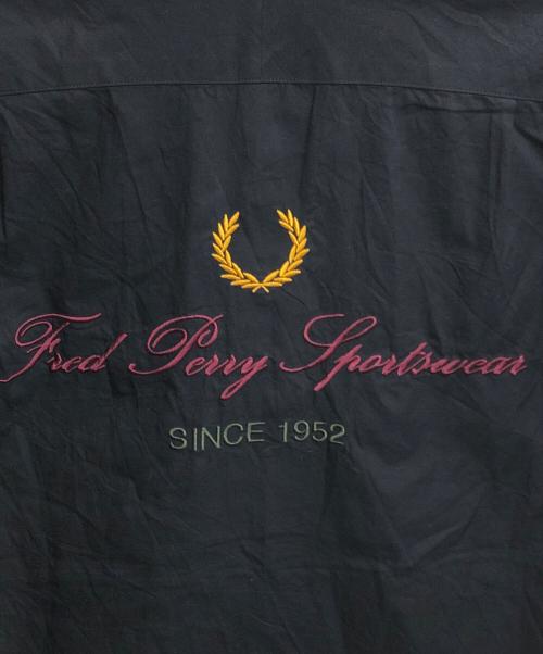 FRED PERRY（フレッドペリー）FRED PERRY (フレッドペリー) オープンカラー刺繍シャツ ネイビー サイズ:SIZE Sの古着・服飾アイテム