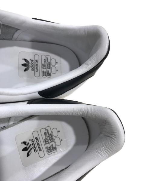 adidas（アディダス）adidas (アディダス) SUPERSTAR 82 ホワイト×ブラック サイズ:US10/UK9 1/2/FR44の古着・服飾アイテム