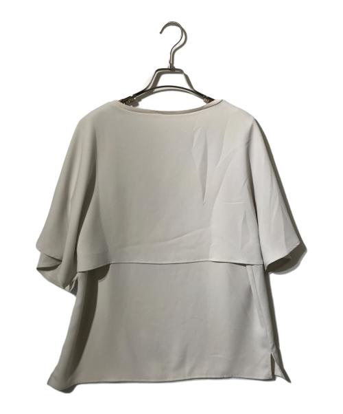 23区（ニジュウサンク）23区 (ニジュウサンク) ストレッチジョーゼット ケープデザイン カットソー ベージュ サイズ:38の古着・服飾アイテム
