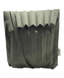 me ISSEY MIYAKE（ミーイッセイ ミヤケ）の古着「トランクプリーツバッグ」｜オリーブ