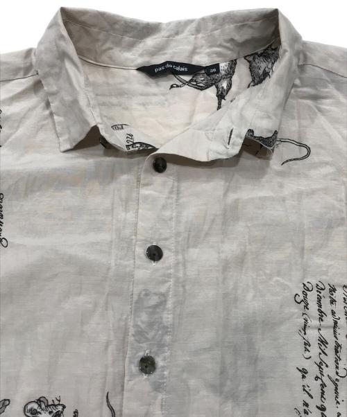 pas de calais（パドカレ）pas de calais (パドカレ) animal concertプリント ブラウス ベージュ サイズ:36の古着・服飾アイテム
