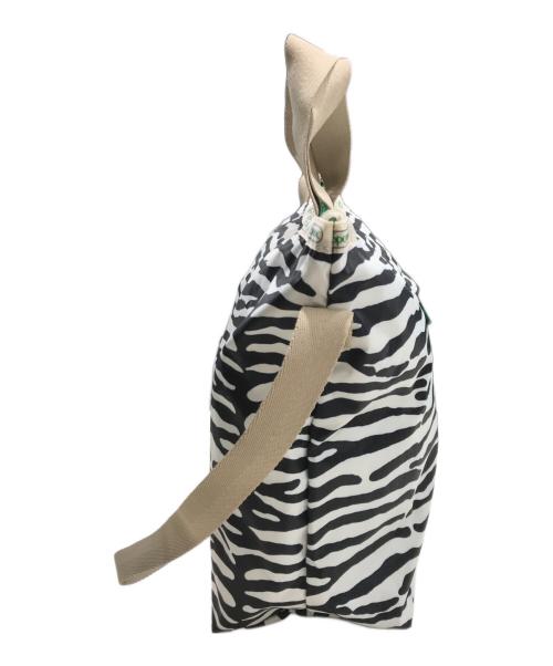 LeSportsac（レスポートサック）LeSportsac (レスポートサック) MUVEIL TRAVEL (ミュベール) ゼブラ2WAYショルダーバッグ ホワイト×ブラックの古着・服飾アイテム