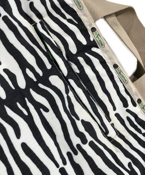 LeSportsac（レスポートサック）LeSportsac (レスポートサック) MUVEIL TRAVEL (ミュベール) ゼブラ2WAYショルダーバッグ ホワイト×ブラックの古着・服飾アイテム