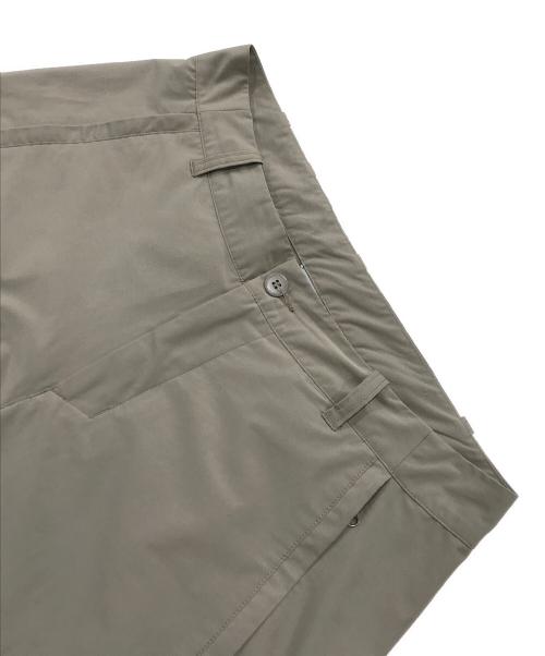HOUDINI（フーディニ）HOUDINI (フーディニ) ハーフパンツ/ジップポケットハーフパンツ ベージュ サイズ:Mの古着・服飾アイテム