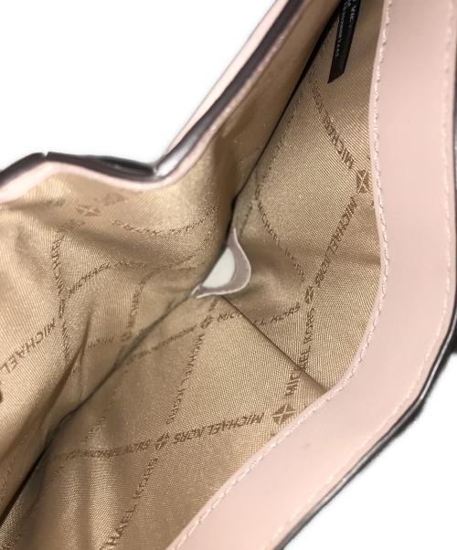 MICHAEL KORS（マイケルコース）MICHAEL KORS (マイケルコース) モノグラム2つ折り財布 ピンクの古着・服飾アイテム