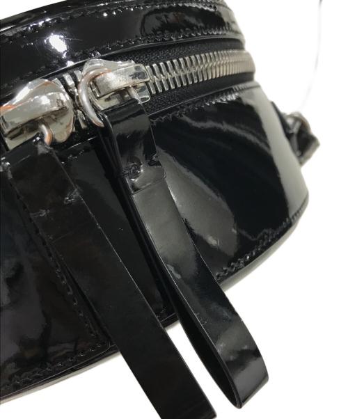 Vivienne Westwood（ヴィヴィアンウエストウッド）Vivienne Westwood (ヴィヴィアンウエストウッド) VEGANサークルエナメルショルダーバッグ ブラックの古着・服飾アイテム