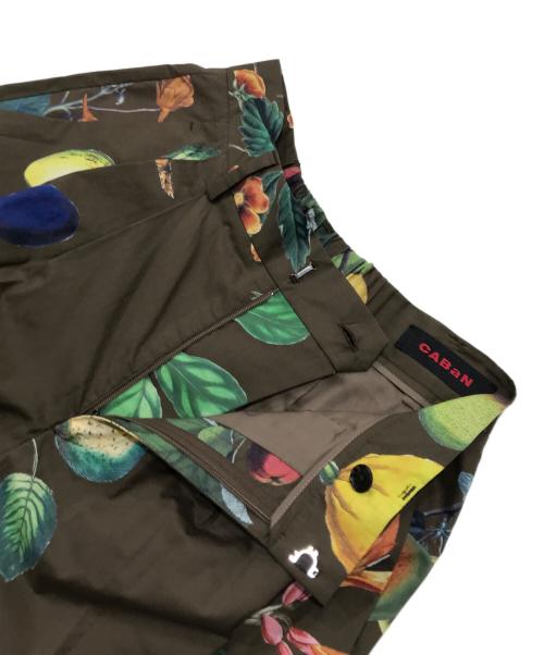 CABAN（キャバン）CABAN (キャバン) コットン Green Showerプリント 2タックワイドパンツ ブラウン×グリーン サイズ:XSの古着・服飾アイテム