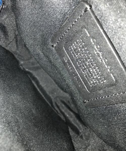 COACH（コーチ）COACH (コーチ) トラック パック 14・エンボス シグネチャー レザー スモール ボディバッグ ブルーの古着・服飾アイテム