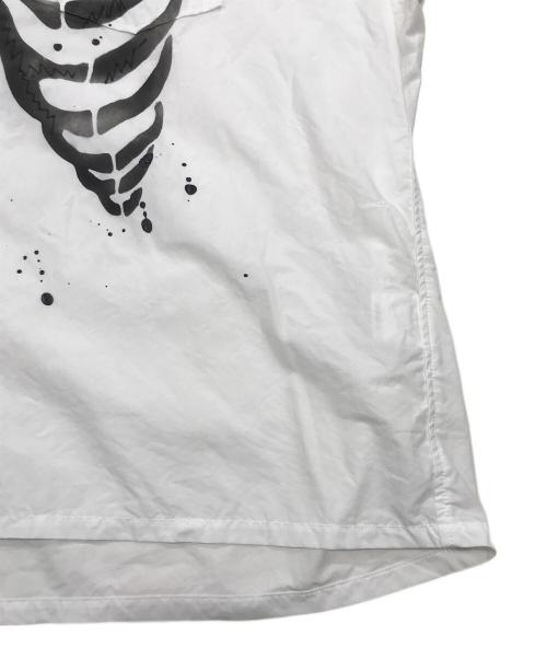 DISCOVERED（ディスカバード）DISCOVERED (ディスカバード) BONE AIR BRUSH SHIRTS/長袖シャツ ホワイト サイズ:3の古着・服飾アイテム