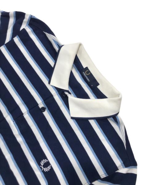 FRED PERRY（フレッドペリー）FRED PERRY (フレッドペリー) ボーダーポロシャツ/半袖ポロシャツ ネイビー×ホワイト サイズ:Mの古着・服飾アイテム