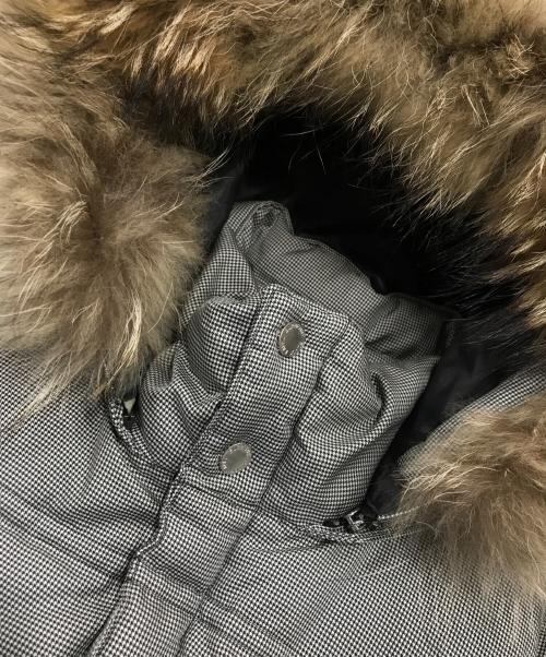 BURBERRY BLACK LABEL（バーバリーブラックレーベル）BURBERRY BLACK LABEL (バーバリーブラックレーベル) ダウンジャケット グレー サイズ:LLの古着・服飾アイテム