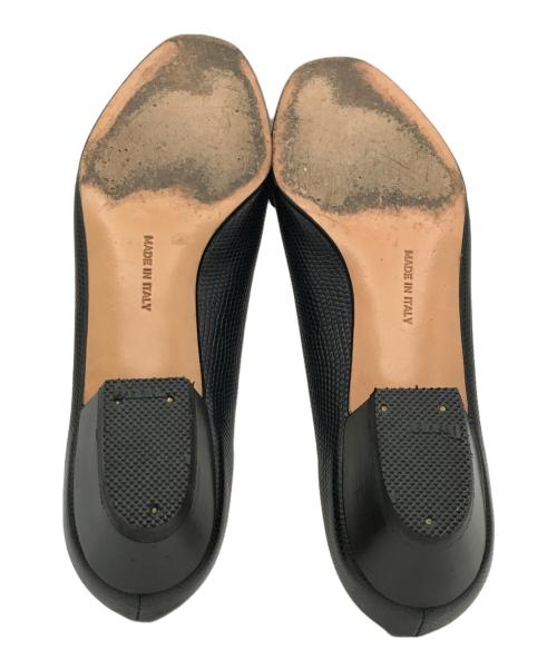 Salvatore Ferragamo（サルヴァトーレ フェラガモ）Salvatore Ferragamo (サルヴァトーレ フェラガモ) ヴァラリボン型押しパンプス ネイビー サイズ:4 1/2の古着・服飾アイテム