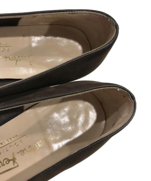 Salvatore Ferragamo（サルヴァトーレ フェラガモ）Salvatore Ferragamo (サルヴァトーレ フェラガモ) ヴァラリボンスウェードパンプス ブラウン サイズ:4 1/2の古着・服飾アイテム