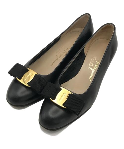 Salvatore Ferragamo（サルヴァトーレ フェラガモ）Salvatore Ferragamo (サルヴァトーレ フェラガモ) ヴァラリボンパンプス ブラック サイズ:4 1/2の古着・服飾アイテム