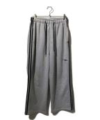 BORNTOWINボーントゥウィン）の古着「BIG CHROME B LOGO TRACK LINE WIDE PANTS」｜グレー