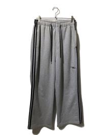 BORNTOWIN（ボーントゥウィン）の古着「BIG CHROME B LOGO TRACK LINE WIDE PANTS」｜グレー
