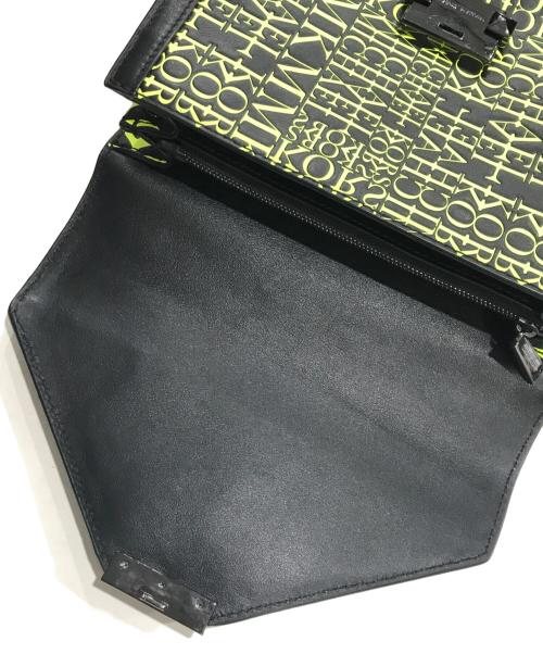 MICHAEL KORS（マイケルコース）MICHAEL KORS (マイケルコース) Whitney Large Newsprint Logo Leather Convertible Shoulder Bag ブラック×グリーンの古着・服飾アイテム