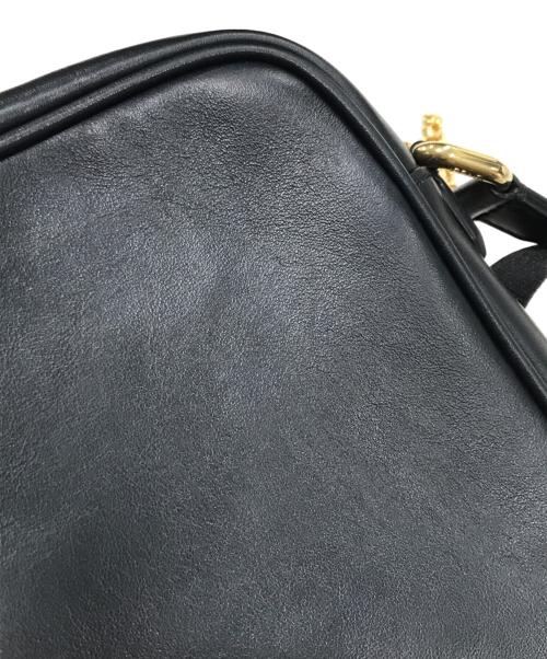 FENDI（フェンディ）FENDI (フェンディ) スタッズショルダーバッグ ブラックの古着・服飾アイテム