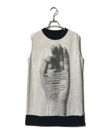 MM6 Maison Margiela（エムエムシックスメゾンマルジェラ）の古着「プリントノースリーブカットソー」｜ホワイト×ブラック