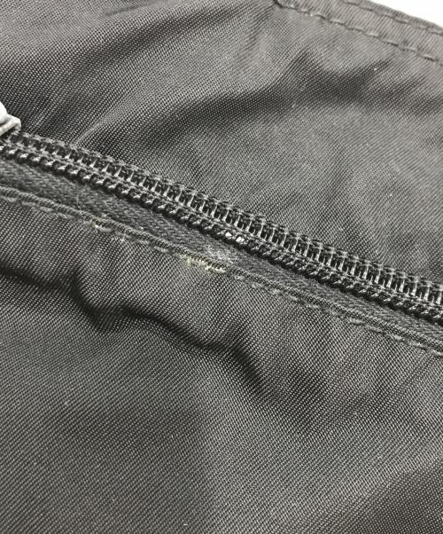 PRADA（プラダ）PRADA (プラダ) ナイロンショルダーバッグ ブラックの古着・服飾アイテム