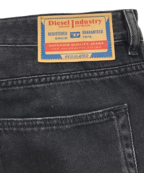 DIESEL（ディーゼル）DIESEL (ディーゼル) RELAXED D-RISE/デニム/ジーンズ/ブラックデニム ブラック サイズ:28/30の古着・服飾アイテム