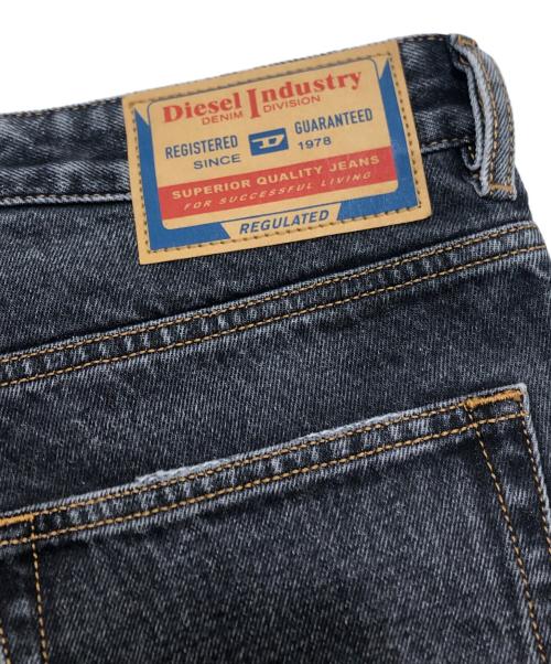 DIESEL（ディーゼル）DIESEL (ディーゼル) RELAXED D-RISE/デニム/ジーンズ\ダメージジーンズ ブラック サイズ:28/30の古着・服飾アイテム