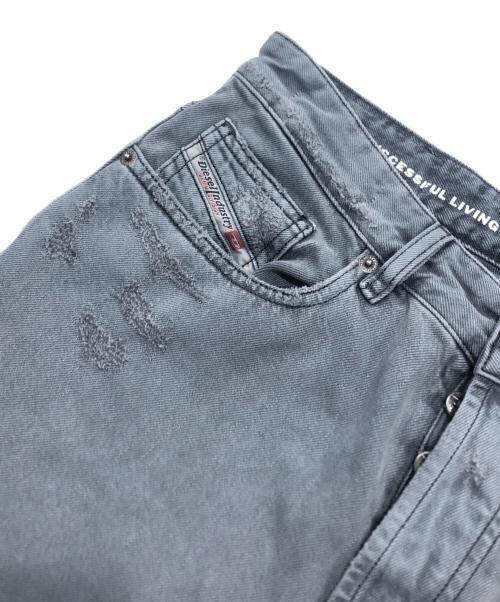 DIESEL（ディーゼル）DIESEL (ディーゼル) RELAXED D-RISE/デニム/ジーンズ\ダメージジーンズ グレー サイズ:28/30の古着・服飾アイテム