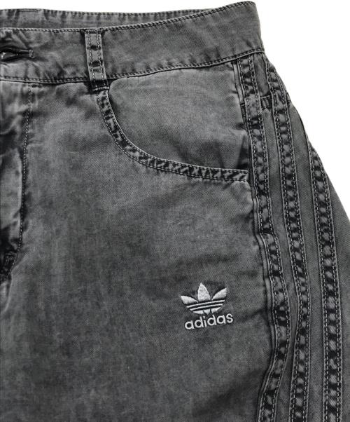 adidas（アディダス）adidas (アディダス) Adilenium シーズン 2 カーゴパンツ グレー サイズ:28の古着・服飾アイテム