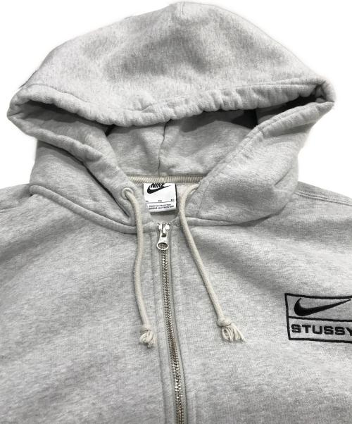 NIKE（ナイキ）NIKE (ナイキ) stussy (ステューシー) ジップパーカー グレー サイズ:XLの古着・服飾アイテム