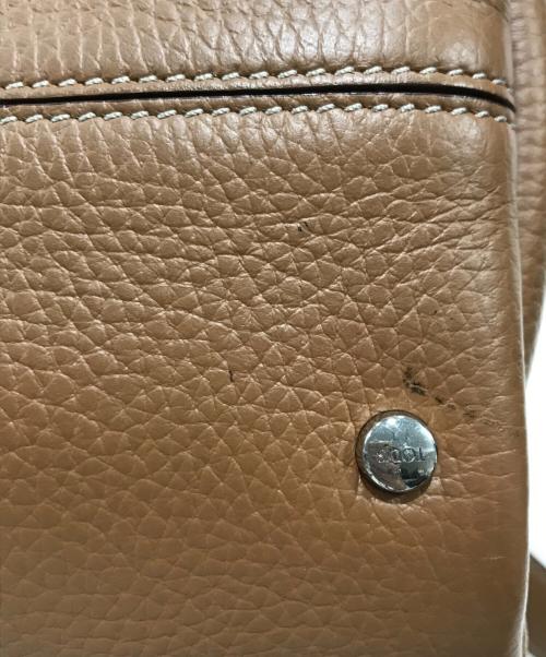 TOD'S（トッズ）TOD'S (トッズ) T TIMELESS ロゴチャーム 2WAYバッグ ブラウンの古着・服飾アイテム