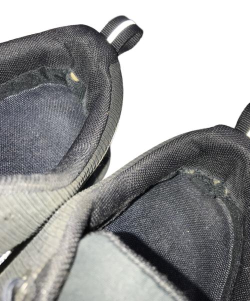on（オン）On (オン) クラウド 5 ウォータープルーフ/ローカットスニーカー ブラック サイズ:USM8/UK7.5/EU41の古着・服飾アイテム