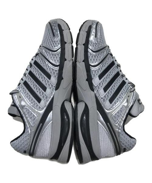 adidas（アディダス）adidas (アディダス) アディスター コントロール 5 グレー サイズ:US10/UK9 1/2 /FR44の古着・服飾アイテム