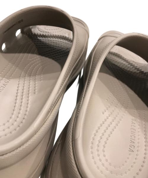 BALENCIAGA（バレンシアガ）BALENCIAGA (バレンシアガ) crocs (クロックス) プールクロックスラバーミュール ベージュ サイズ:38の古着・服飾アイテム