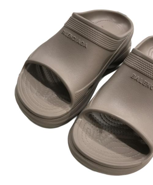 BALENCIAGA（バレンシアガ）BALENCIAGA (バレンシアガ) crocs (クロックス) プールクロックスラバーミュール ベージュ サイズ:38の古着・服飾アイテム